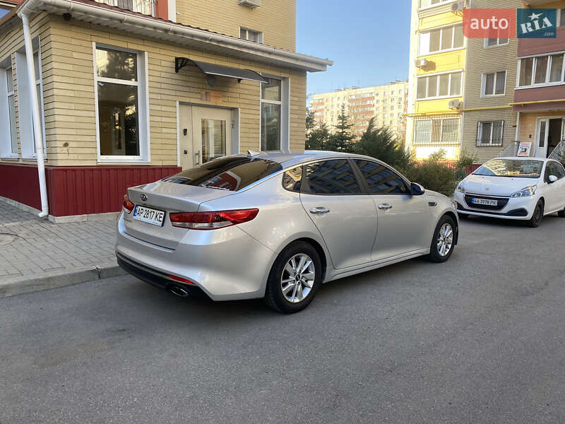 Седан Kia Optima 2017 в Запоріжжі