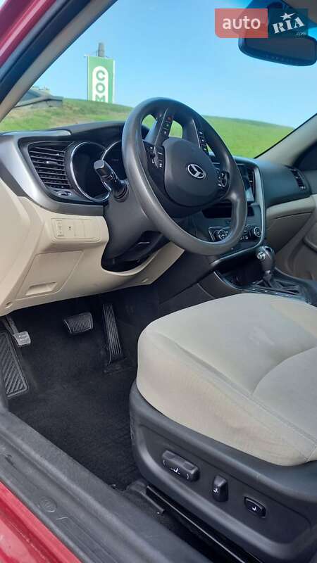 Седан Kia Optima 2012 в Киеве