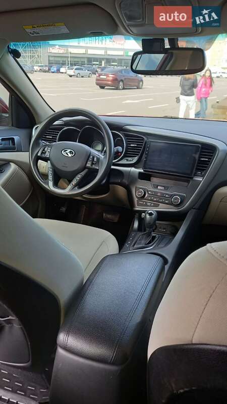 Седан Kia Optima 2012 в Киеве