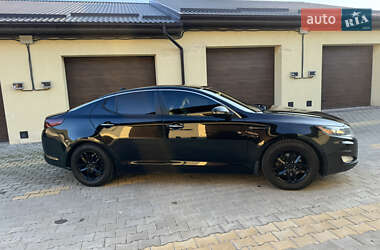 Седан Kia Optima 2012 в Измаиле