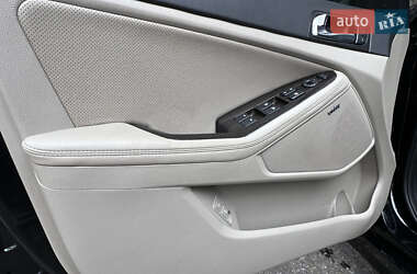 Седан Kia Optima 2013 в 