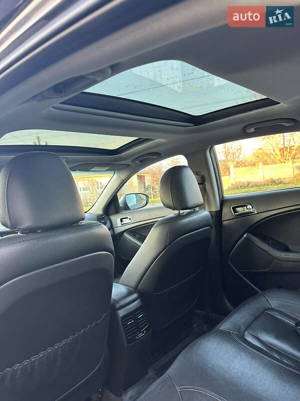 Седан Kia Optima 2012 в Полтаві