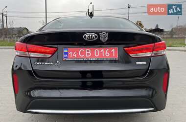 Седан Kia Optima 2016 в Львові