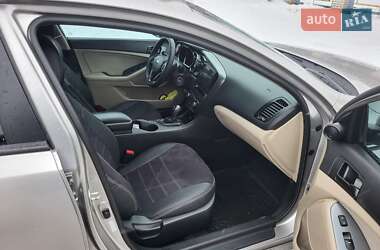 Седан Kia Optima 2013 в Богуславе