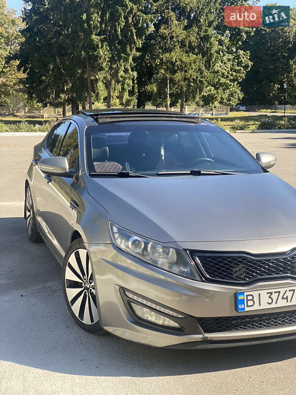 Седан Kia Optima 2011 в Миргороді