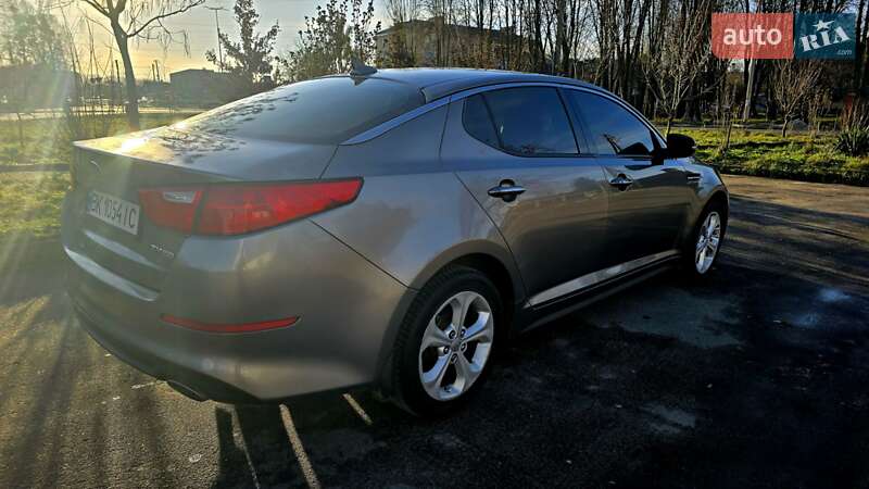 Седан Kia Optima 2015 в Здолбуніві