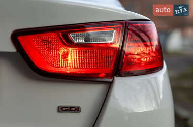 Седан Kia Optima 2015 в 