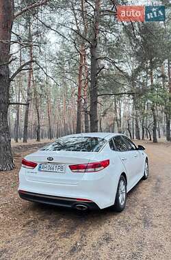 Седан Kia Optima 2016 в Дніпрі