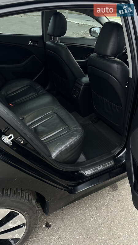 Седан Kia Optima 2011 в Краматорську