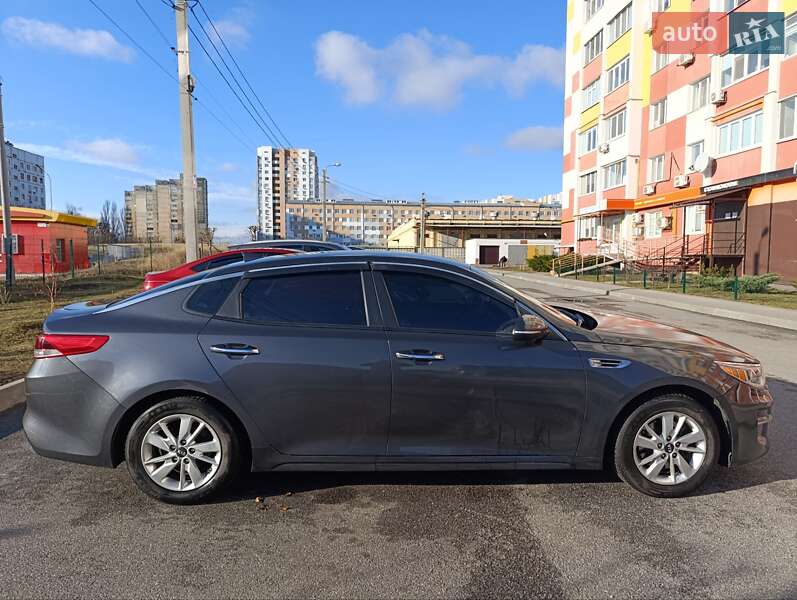 Седан Kia Optima 2017 в Полтаве