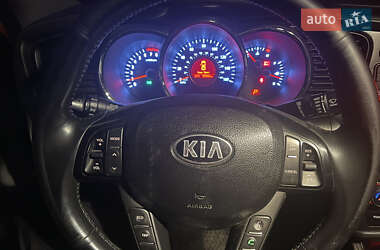 Седан Kia Optima 2013 в Новомосковске