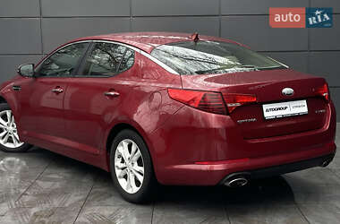 Седан Kia Optima 2013 в 