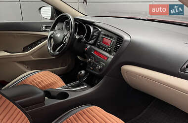 Седан Kia Optima 2013 в 
