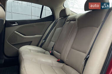 Седан Kia Optima 2013 в 