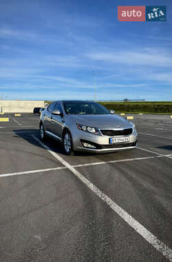 Седан Kia Optima 2012 в 