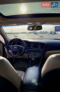 Седан Kia Optima 2012 в 