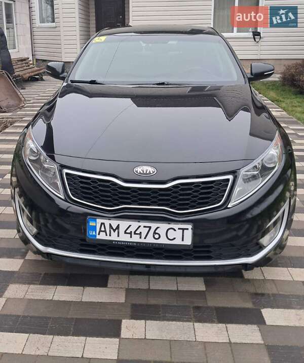 Седан Kia Optima 2013 в Черняхове