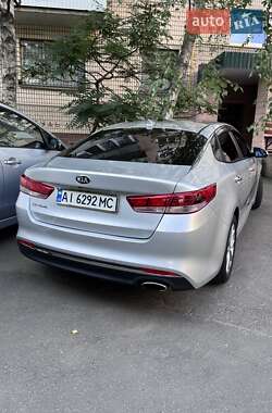 Седан Kia Optima 2016 в Києві