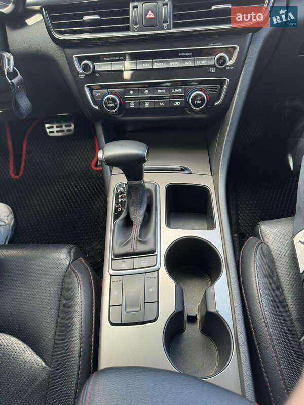 Седан Kia Optima 2016 в Києві