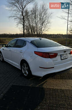 Седан Kia Optima 2015 в 
