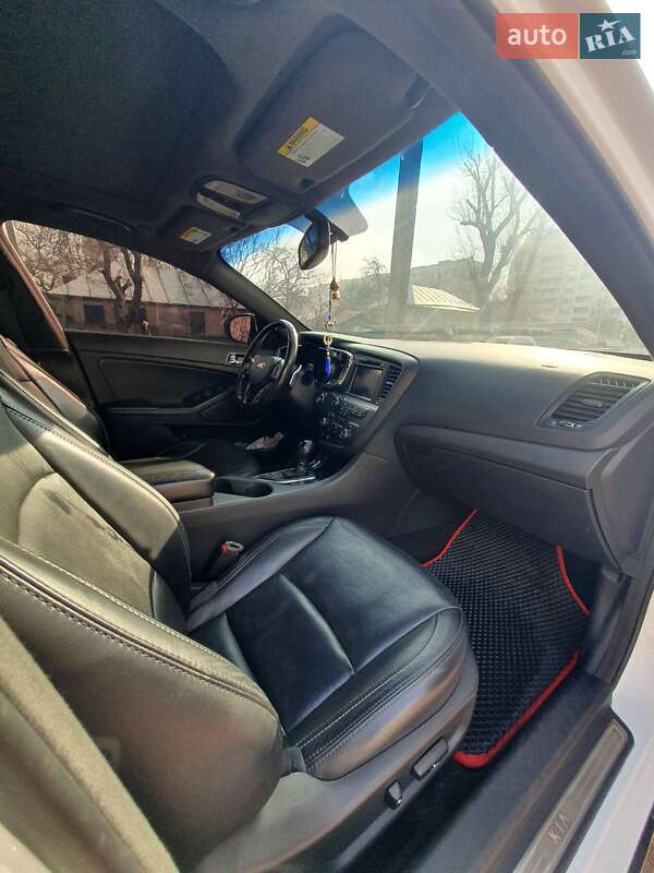 Седан Kia Optima 2013 в Черкасах