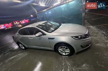 Седан Kia Optima 2011 в Києві