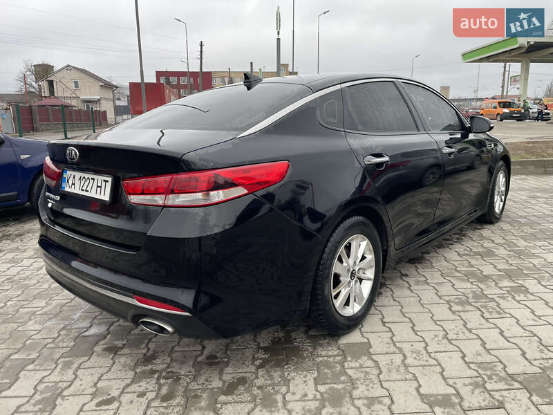 Седан Kia Optima 2016 в Киеве