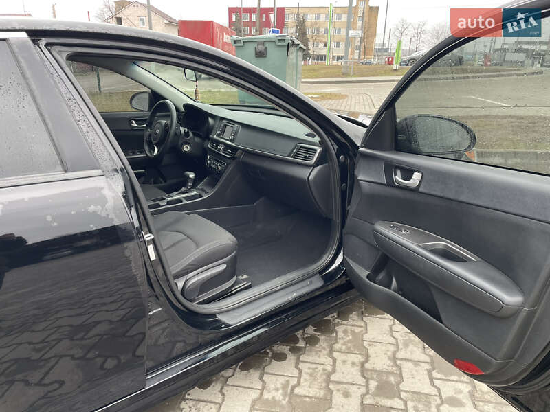 Седан Kia Optima 2016 в Киеве
