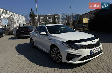 Седан Kia Optima 2019 в Ужгороді