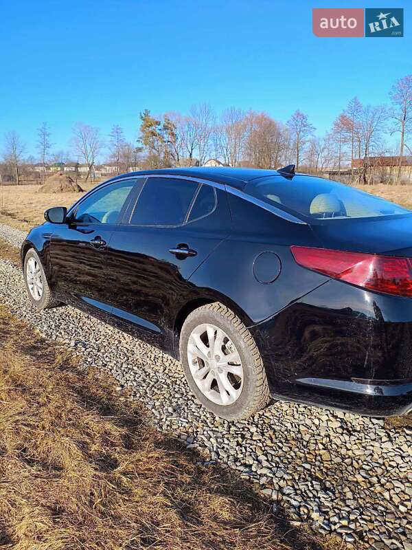 Седан Kia Optima 2012 в Ивано-Франковске