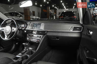 Седан Kia Optima 2017 в 