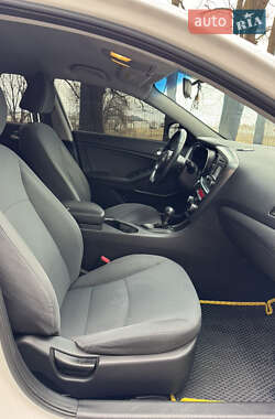 Седан Kia Optima 2014 в Чернигове