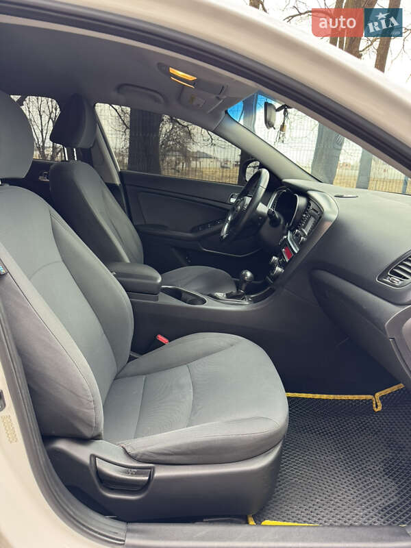 Седан Kia Optima 2014 в Чернигове