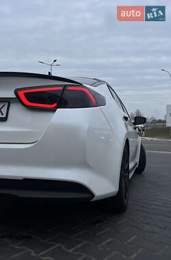 Седан Kia Optima 2014 в 