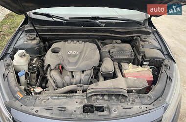 Седан Kia Optima 2014 в 