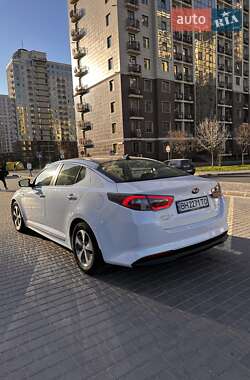 Седан Kia Optima 2014 в 