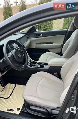 Седан Kia Optima 2016 в 