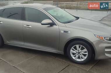 Седан Kia Optima 2016 в 