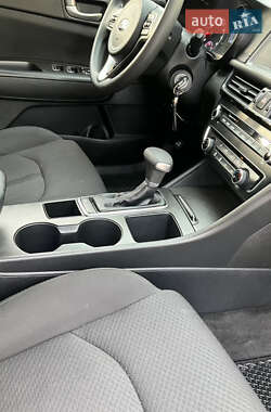 Седан Kia Optima 2017 в 