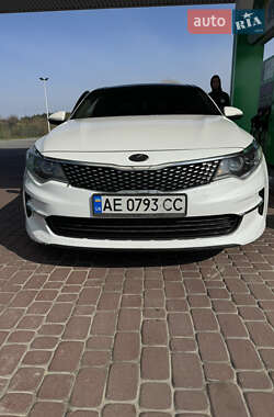 Седан Kia Optima 2016 в Днепре
