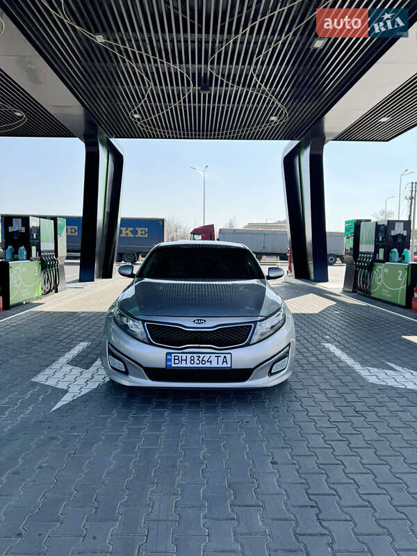 Седан Kia Optima 2015 в 