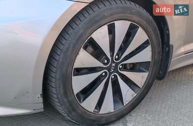 Седан Kia Optima 2011 в 