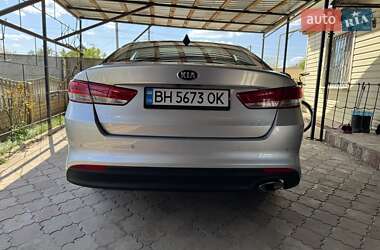 Седан Kia Optima 2016 в 