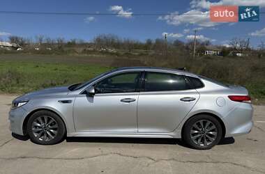 Седан Kia Optima 2016 в 