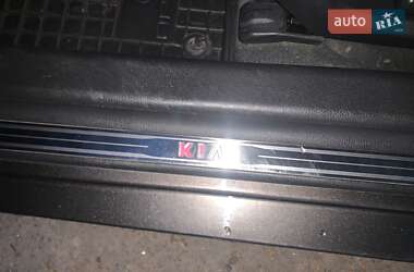 Седан Kia Optima 2012 в 