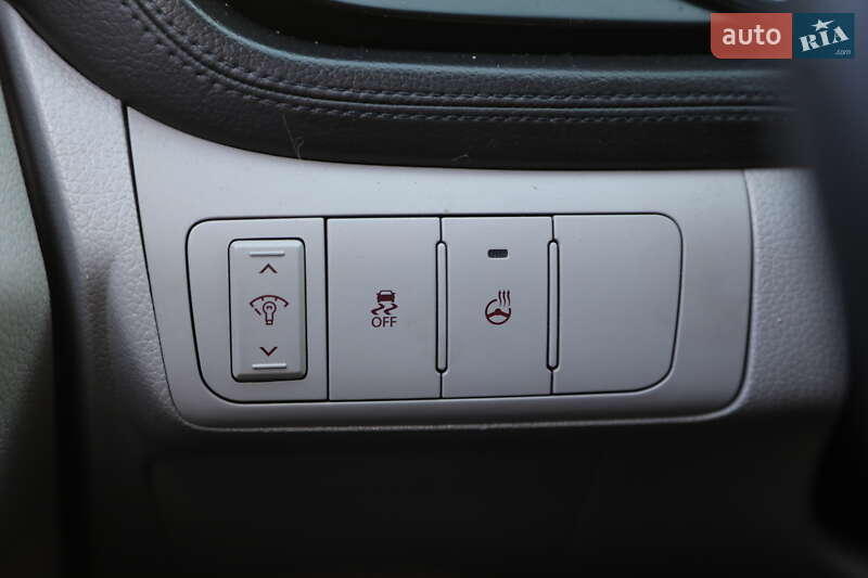 Седан Kia Optima 2012 в Харкові