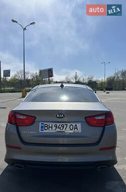 Седан Kia Optima 2015 в 