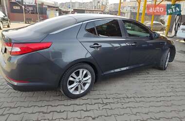 Седан Kia Optima 2013 в 