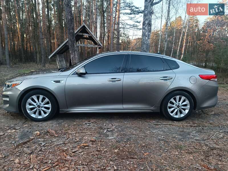 Седан Kia Optima 2016 в Полонному
