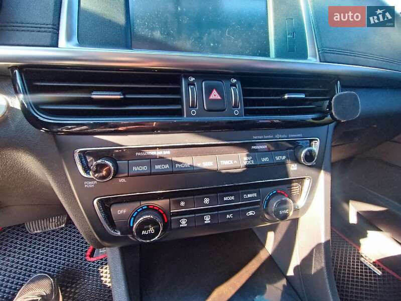 Седан Kia Optima 2016 в Полонному
